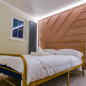 Hyacinth - Luxury Apartment