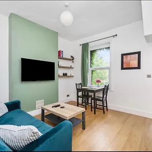 Flat In & With Own Bathroom Apartment